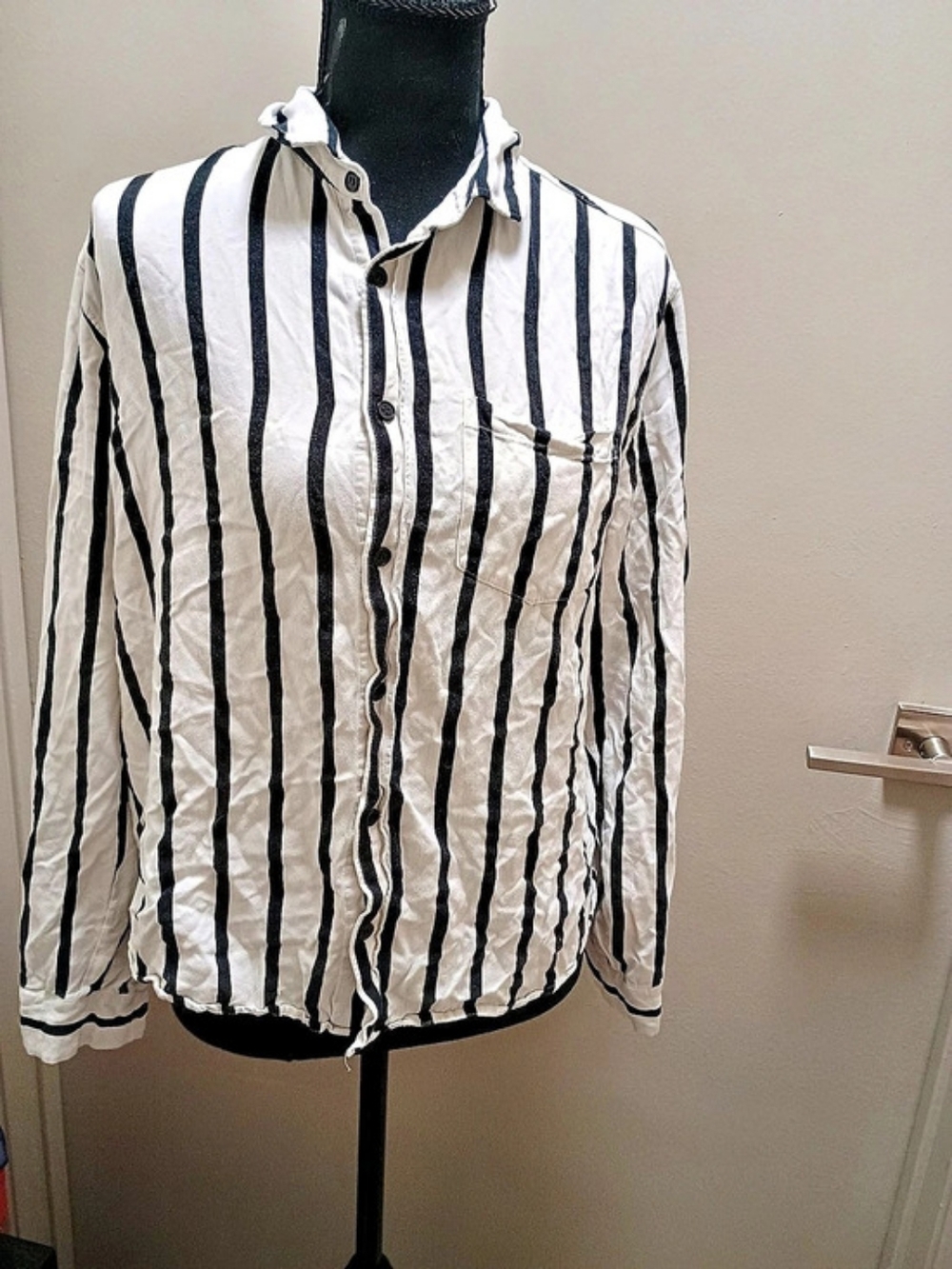 Forever 21 Men's Striped Button Down Size Medium